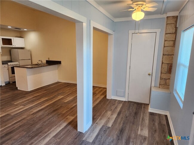 Building Photo - 1015 Old Mill Rd