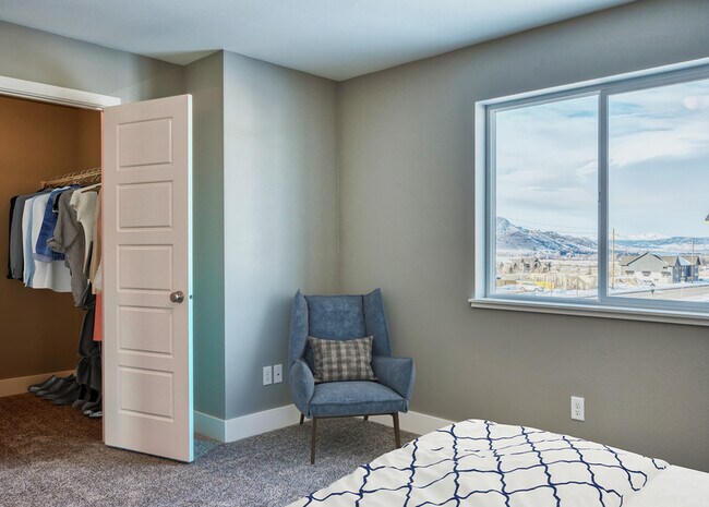 Building Photo - 646 Ptarmigan Ln
