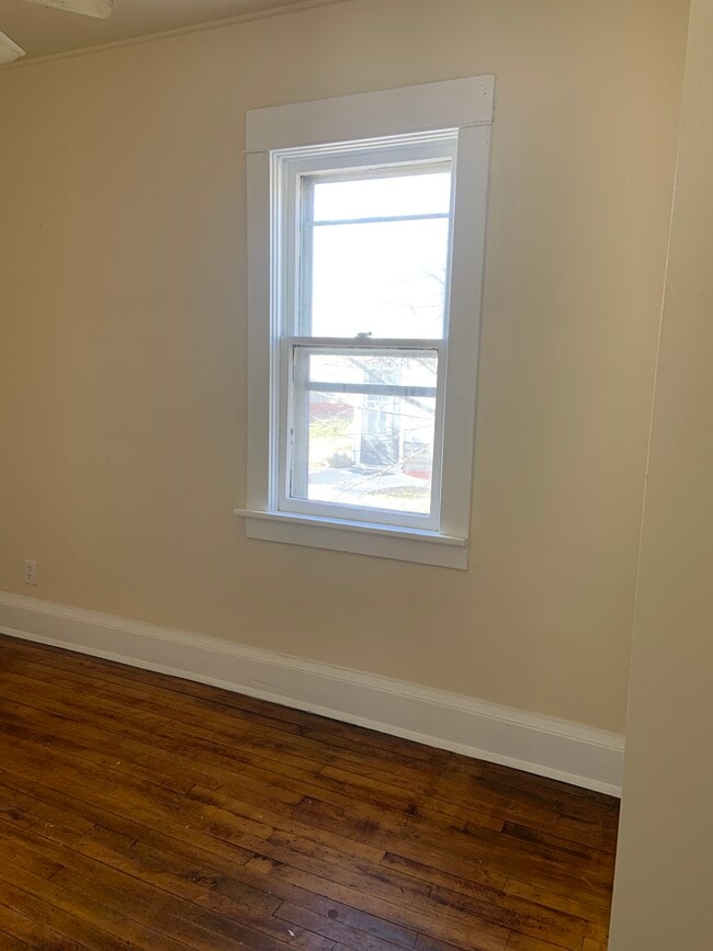 Building Photo - 1659 S 58th St