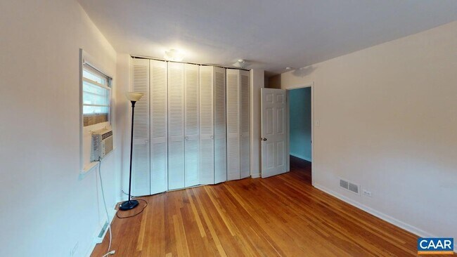 Building Photo - 130 Apple Tree Rd