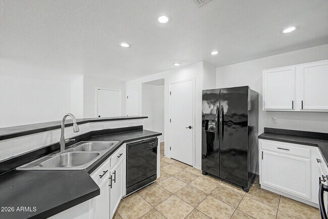 Building Photo - 742 N 112th Dr