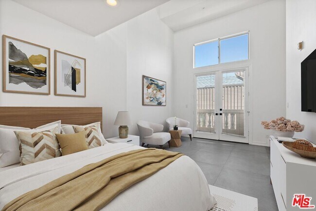 Building Photo - 3854 Beethoven St