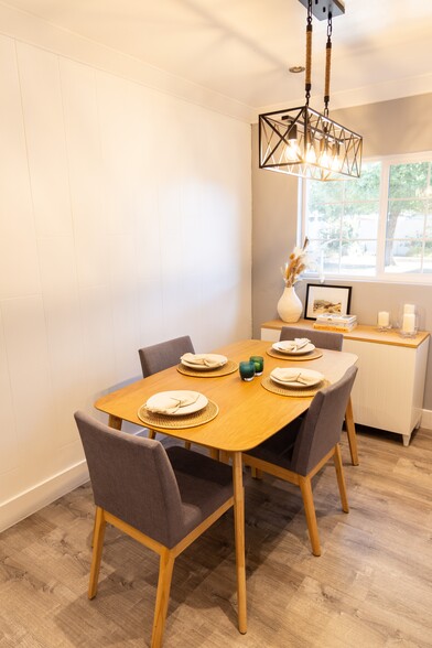 Dining Room - 1359 E Whitton Ave