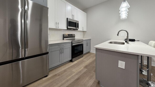 Building Photo - 701 N 40th St