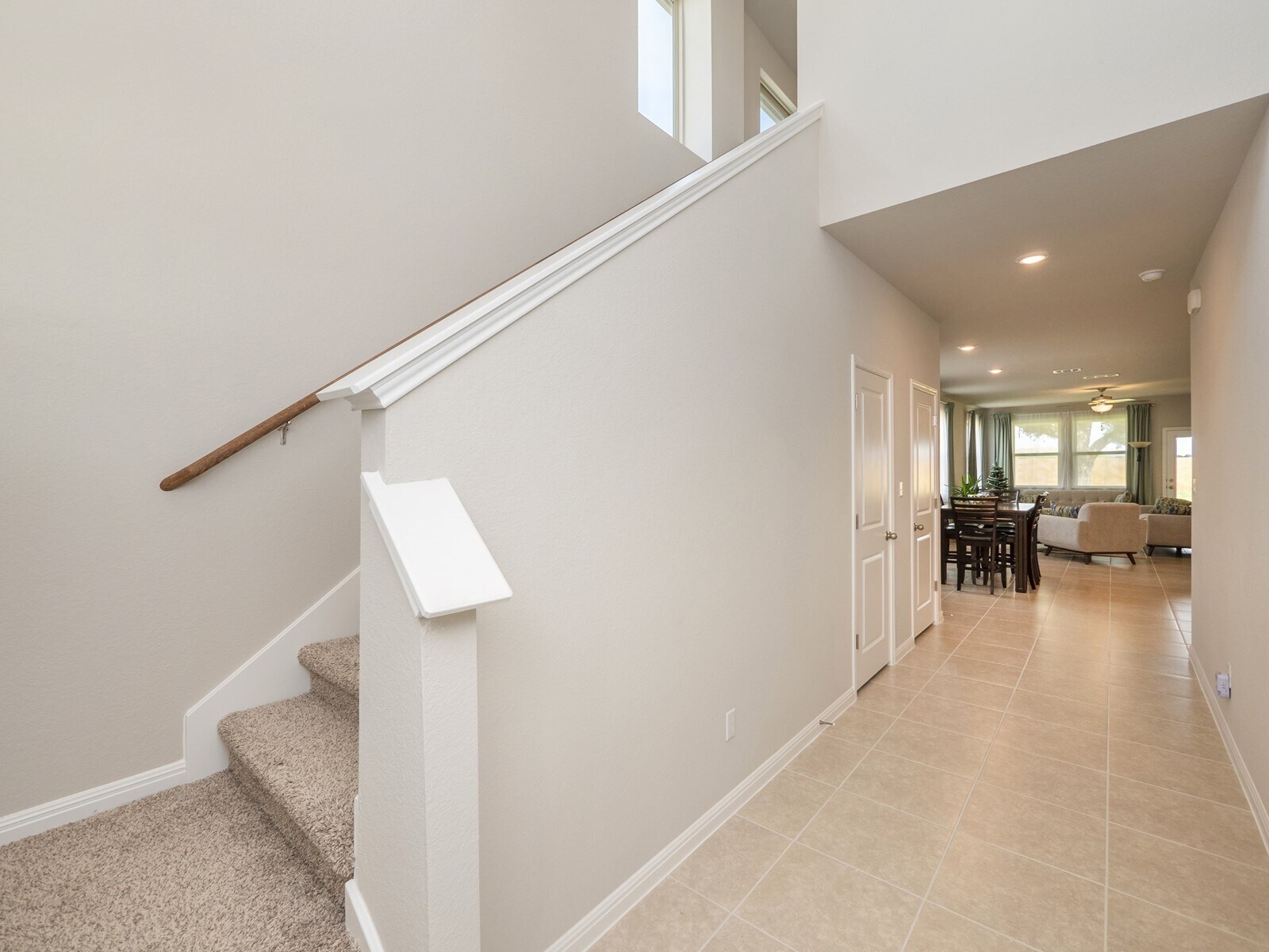 Building Photo - 120 Serpens St