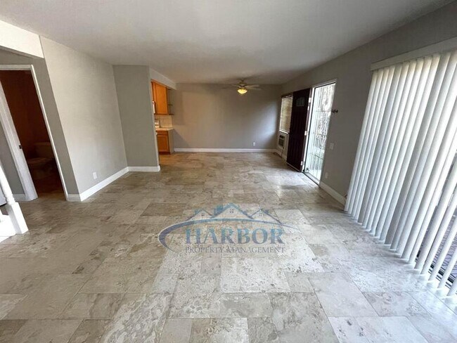 Building Photo - 356 Miraleste Dr