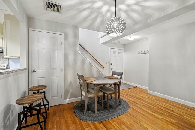 Building Photo - 45 Main St