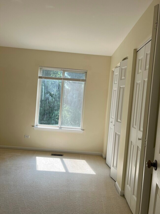 Building Photo - 2308 Sedgwick Ct