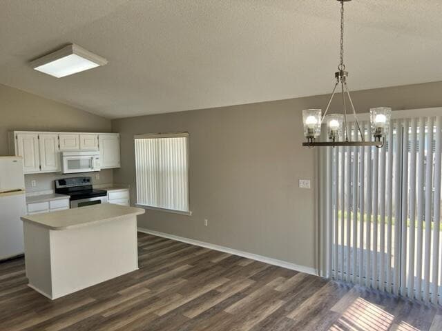 Building Photo - "Spacious 4-Bedroom home in Fort Walton Be...