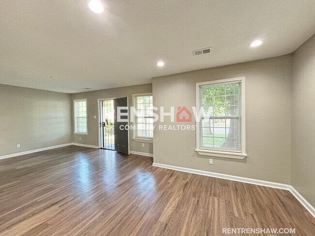 Building Photo - 1272 Semmes St