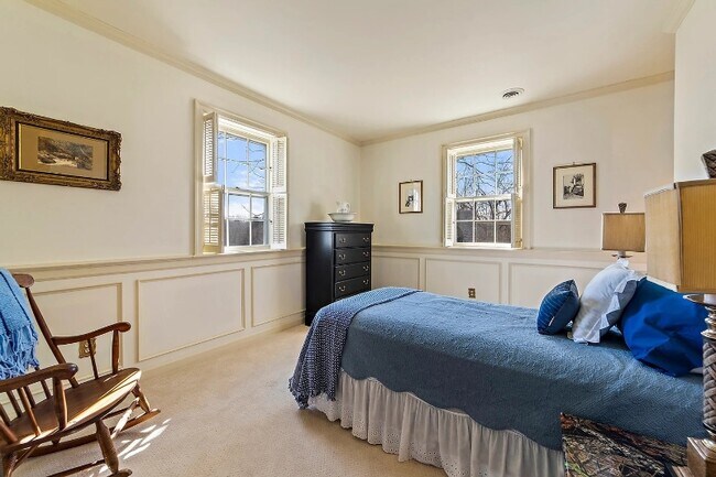 Building Photo - 2 Waverley Green