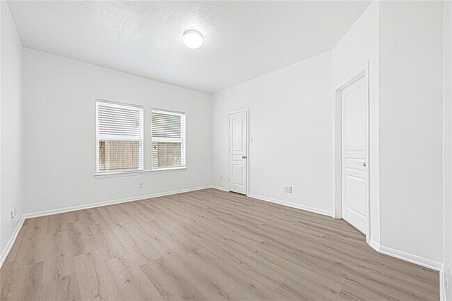 Building Photo - 18218 Tuscana Shores Dr