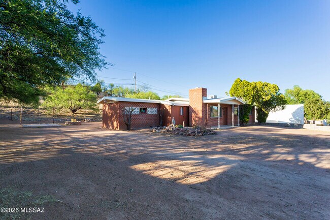 Building Photo - 535 N Cimarron St