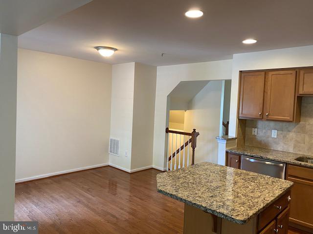Building Photo - 145 Sandpiper Ct