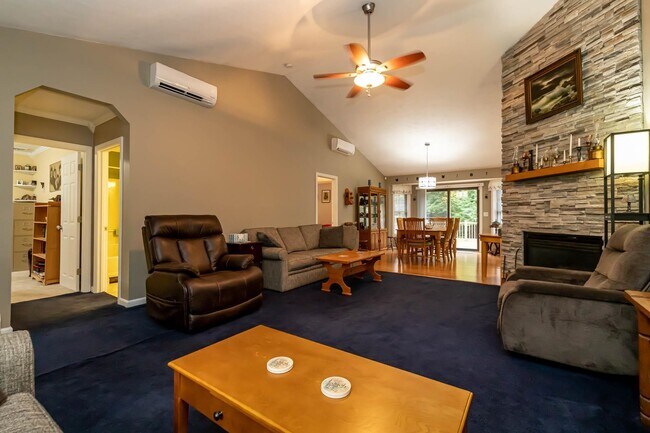 Building Photo - 24 Birchwood Rd