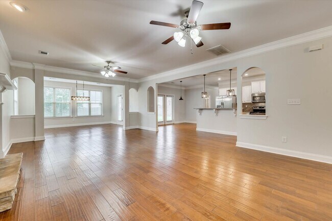 Building Photo - 226 Sandleton Way