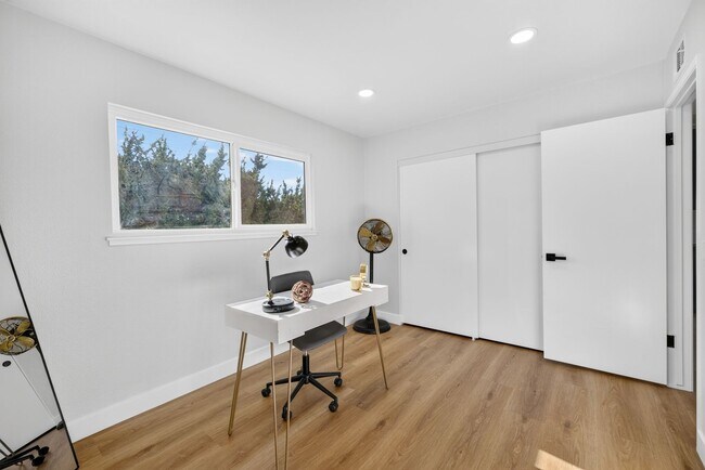 Building Photo - 13324 San Martin Pl