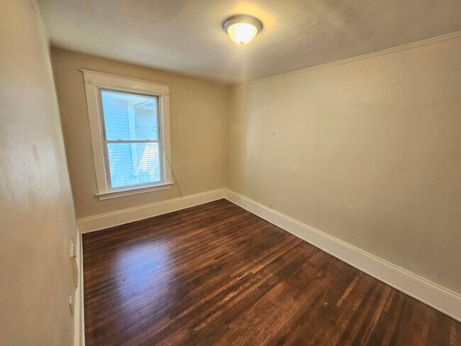Building Photo - 357 Columbia Ave