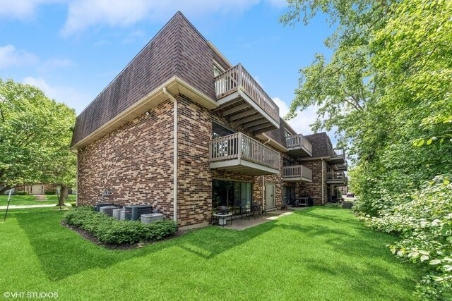 Building Photo - 224 W Ct of Shorewood