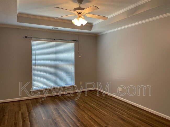 Building Photo - 830 Landing Dr