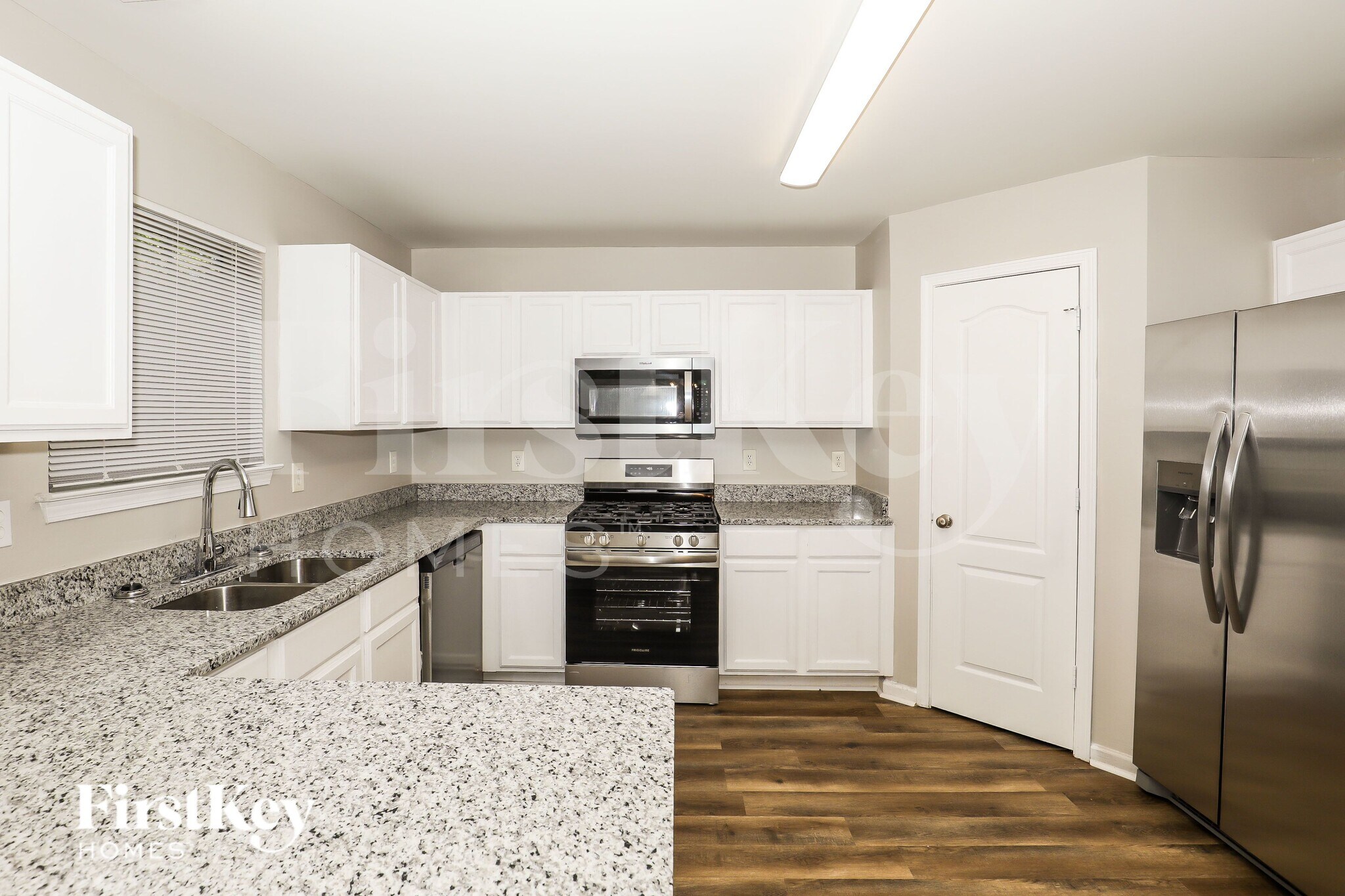 Building Photo - 1119 Oak Hollow Ct