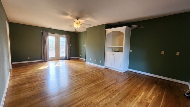 Building Photo - 209 Lorac Rd