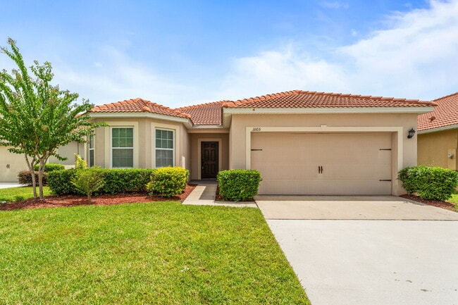 Primary Photo - Charming 3 Bed, 2 Bath with Scenic Views i...
