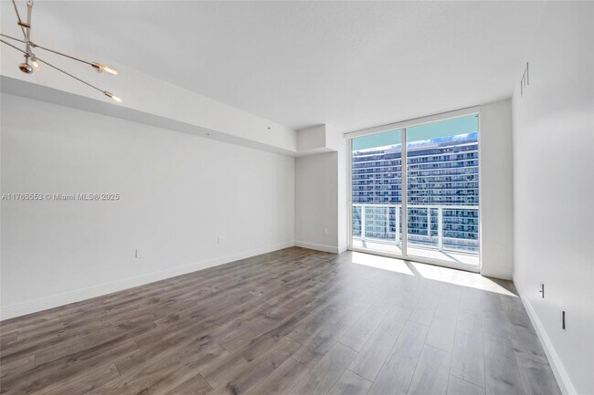 Building Photo - 1900 N Bayshore Dr