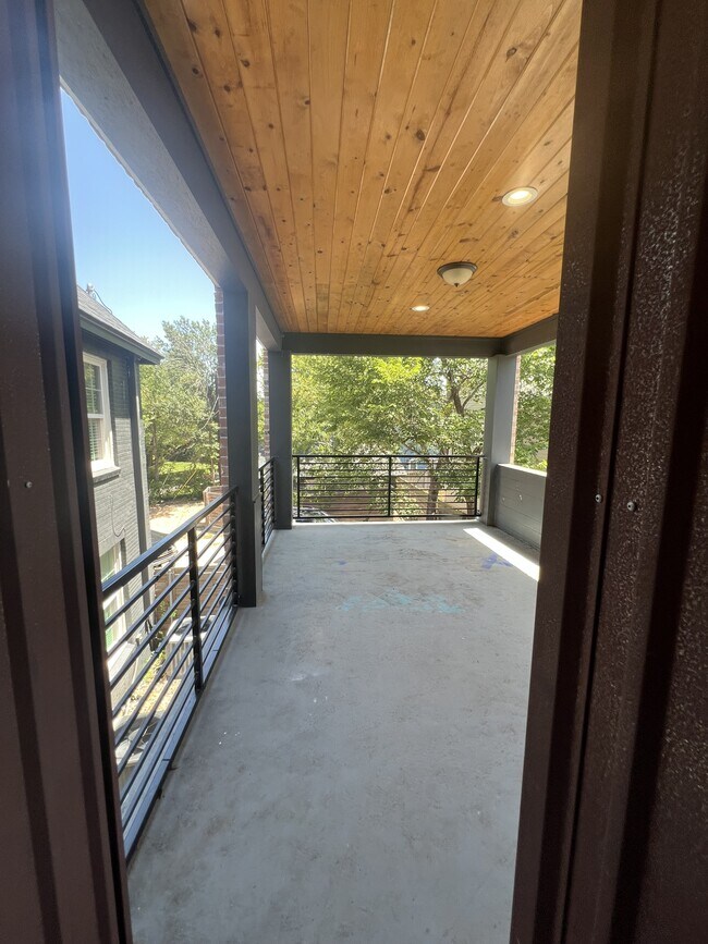 Building Photo - 300 W Dexter Dr