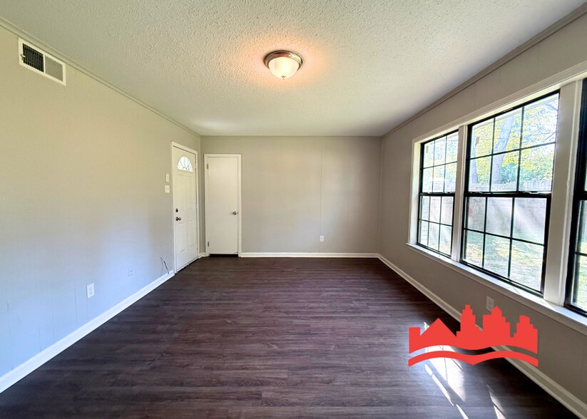 Building Photo - 4695 Aldridge Dr