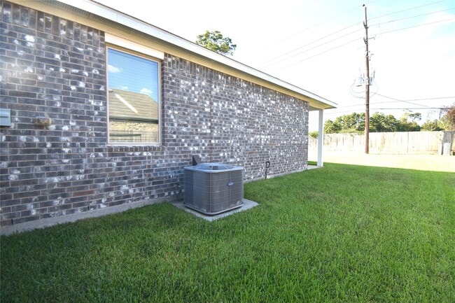Building Photo - 5930 Dovershire Blf Wy