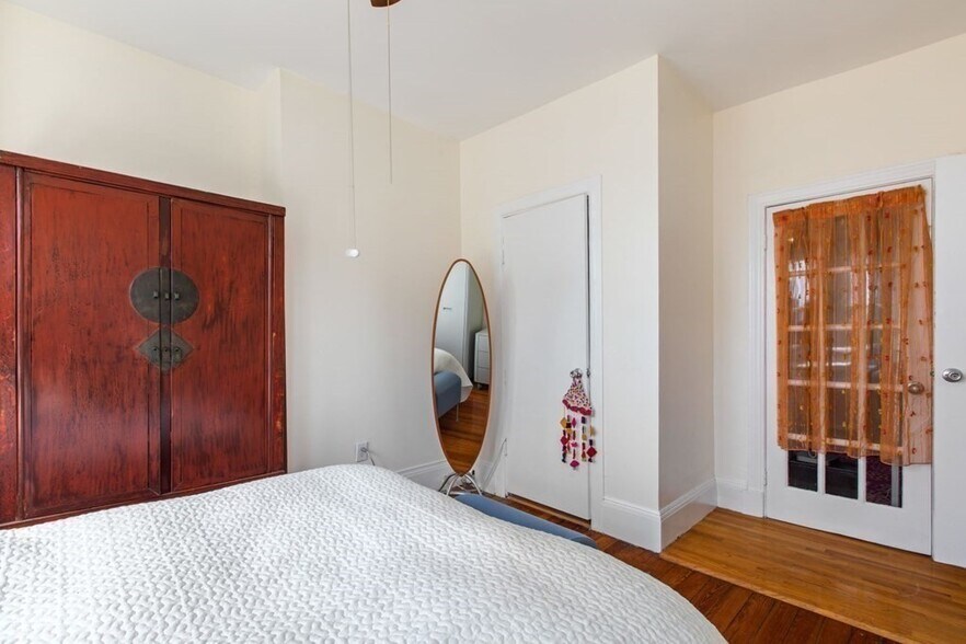 Building Photo - 37 Revere St