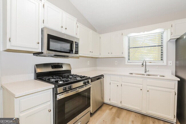 Building Photo - 3684 Linwood Way