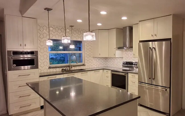 Building Photo - 1096 Gran Paseo Dr