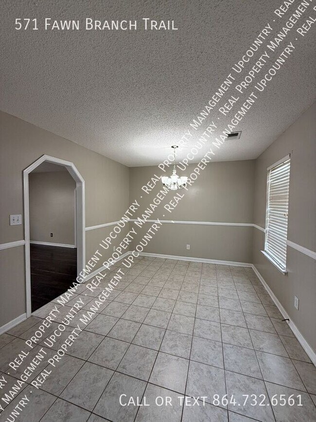 Building Photo - 571 Fawn Branch Trail