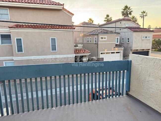 Building Photo - 114 20th St