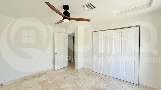 Building Photo - 2607 W San Miguel Ave