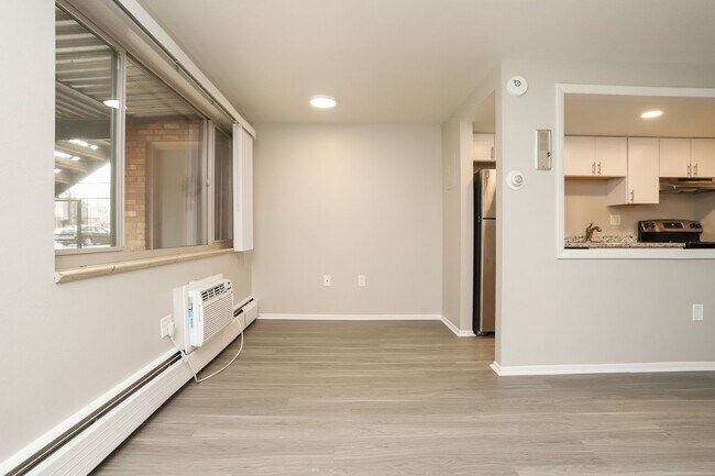 Building Photo - 809 N Dexter St