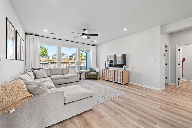 Building Photo - 870 Texas Sage Loop