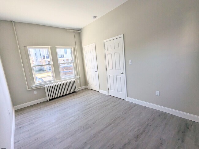 Building Photo - 2 N Portland Ave