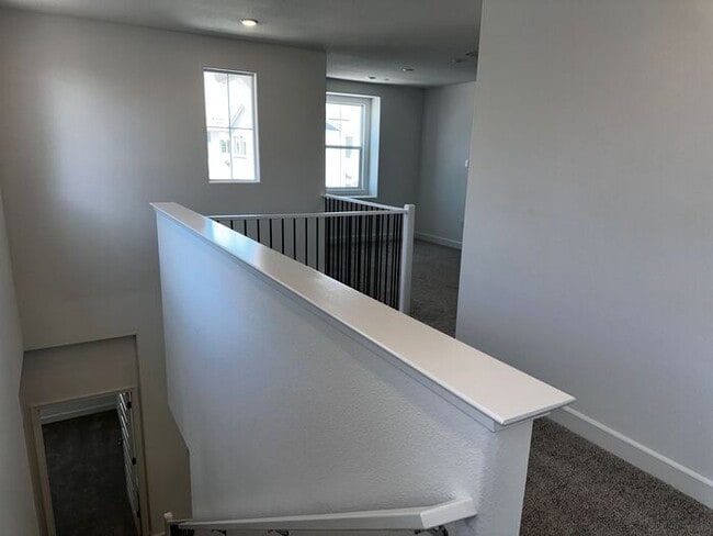 Building Photo - Beautiful 4 bedroom new home in Sierra wes...