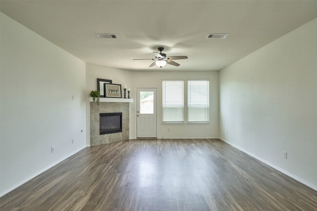 Building Photo - 2214 Timberland Country Ct