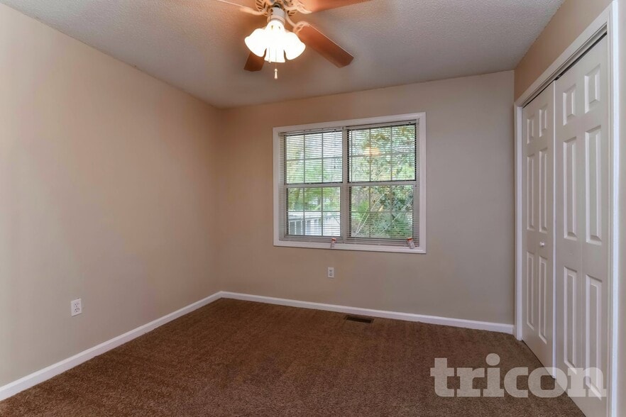 Building Photo - 230 Parkway Ct