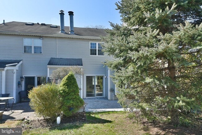 Building Photo - 2205 Ash Grove Rd