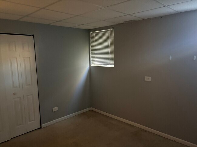 Building Photo - 610 Daisy Ln