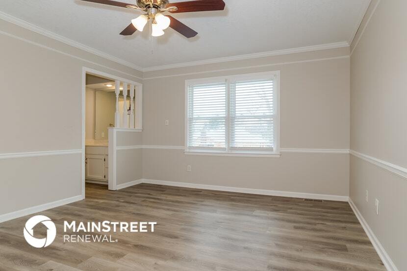 Building Photo - 905 NW Delwood Dr