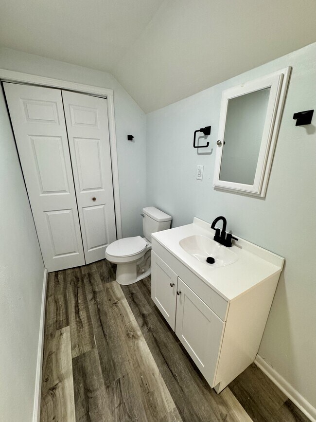 Building Photo - 1126 N Morrison St