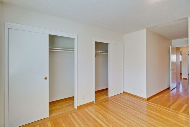 Building Photo - 5097 Forest Glen Dr