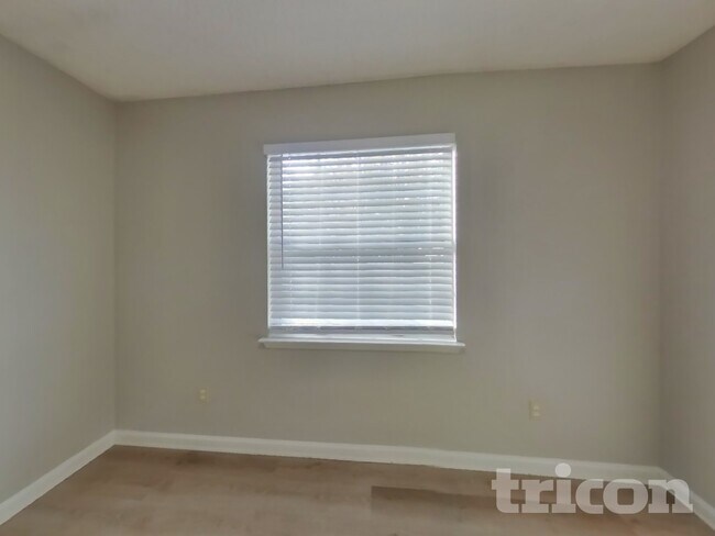 Building Photo - 3373 Millcrest Pl