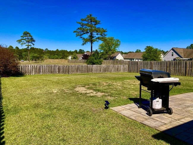 Building Photo - 406 Amaryllis Ln